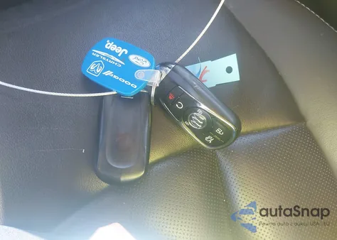 2017 Buick Lacrosse Essence z USA, uszkodzony, nr VIN 1G4ZP5SS2HU133938